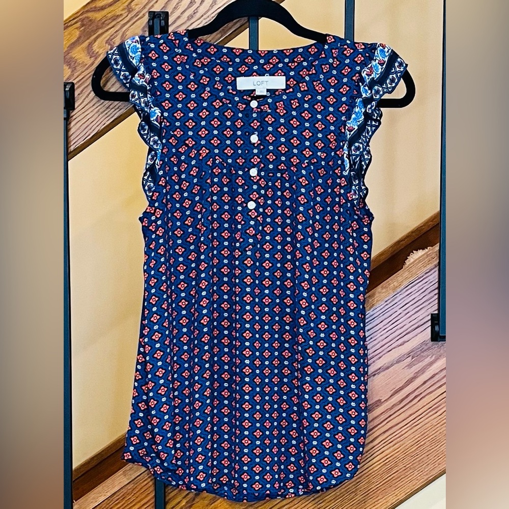 Loft Ruffle Tank Cap Ruffle Sleeve Red White Blue Print button Front SZ. Sm
